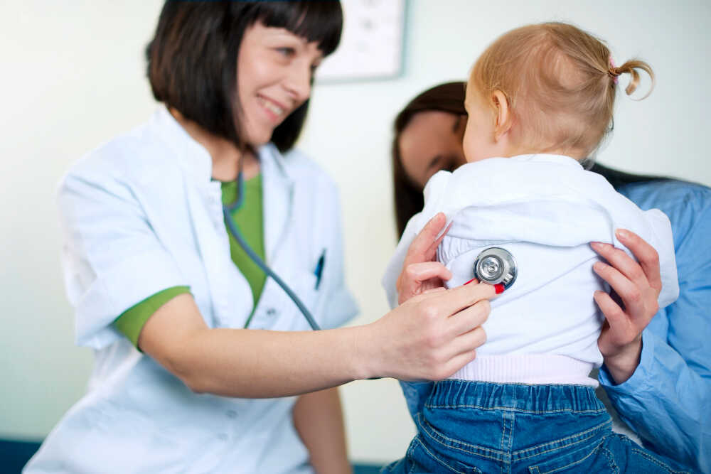 Czym zajmuje się pediatra i kiedy należy się do niego udać?